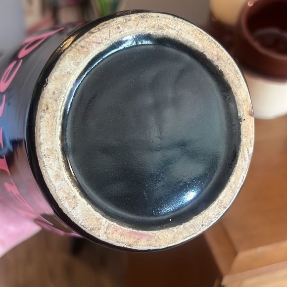 Unghamal black pottery vase. Pink grow where you are planted - Picture 2 of 2